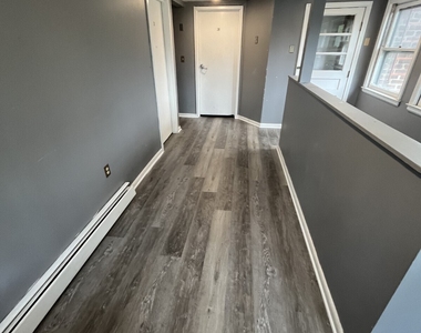 8 Burnham Street - Photo Thumbnail 7