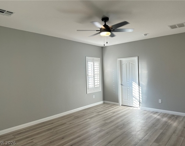 2759 Foxtail Creek Avenue - Photo Thumbnail 43