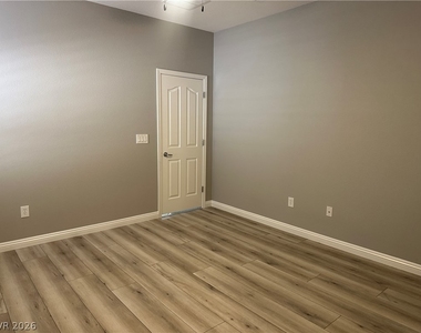 2759 Foxtail Creek Avenue - Photo Thumbnail 29
