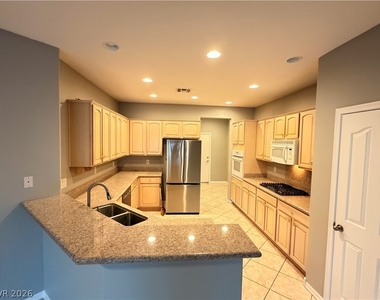2759 Foxtail Creek Avenue - Photo Thumbnail 15