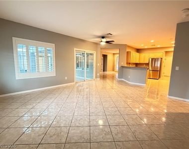 2759 Foxtail Creek Avenue - Photo Thumbnail 14