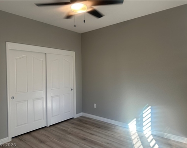 2759 Foxtail Creek Avenue - Photo Thumbnail 27