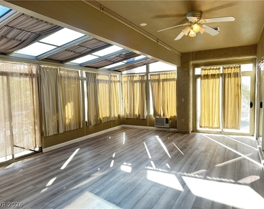 2759 Foxtail Creek Avenue - Photo Thumbnail 37