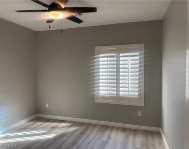 2759 Foxtail Creek Avenue - Photo Thumbnail 26