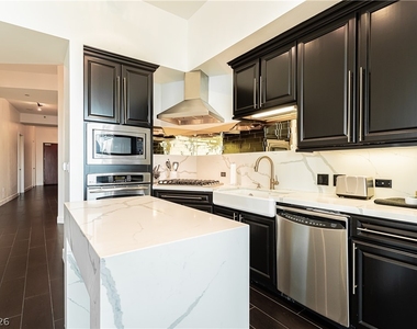 360 E Desert Inn Road - Photo Thumbnail 24