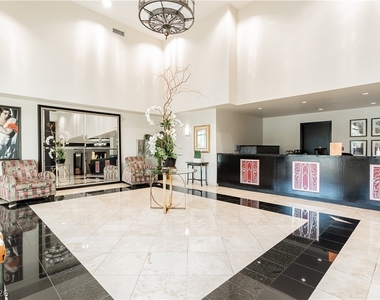 360 E Desert Inn Road - Photo Thumbnail 5