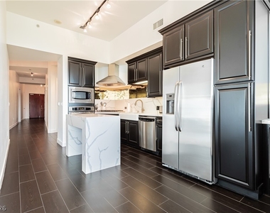 360 E Desert Inn Road - Photo Thumbnail 22