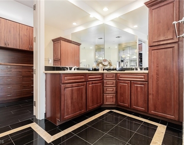 360 E Desert Inn Road - Photo Thumbnail 37