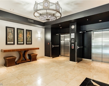360 E Desert Inn Road - Photo Thumbnail 7