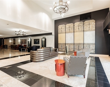 360 E Desert Inn Road - Photo Thumbnail 4