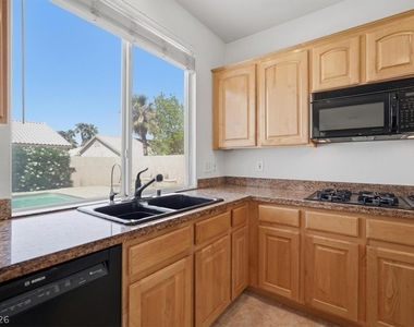 8235 Coyado Street - Photo Thumbnail 12