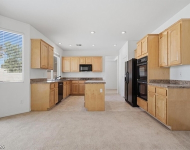8235 Coyado Street - Photo Thumbnail 10