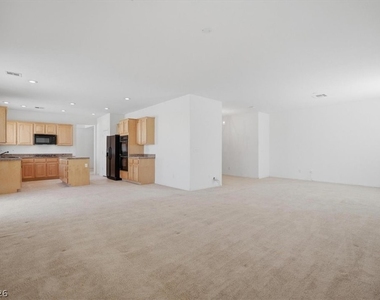 8235 Coyado Street - Photo Thumbnail 9