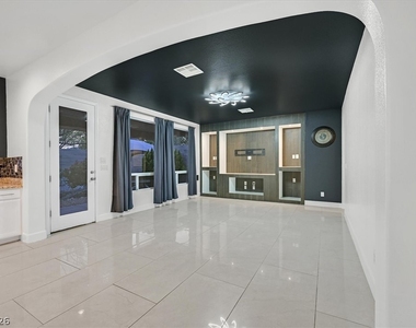 11377 Rancho Villa Verde Place - Photo Thumbnail 5