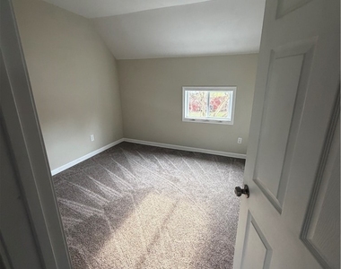 214-2 Rowland Street - Photo Thumbnail 8