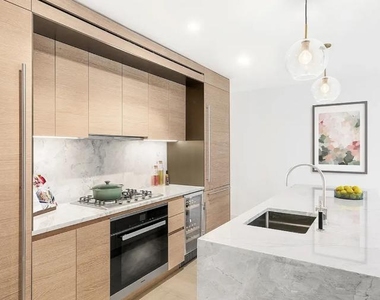 215 West 28th Street - Photo Thumbnail 3