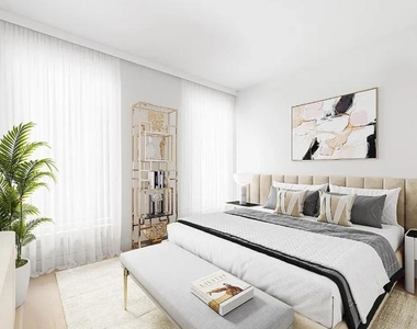 215 West 28th Street - Photo Thumbnail 4