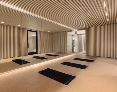 215 West 28th Street - Photo Thumbnail 7