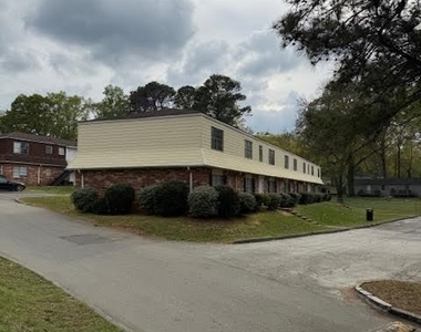 1110 W Poplar, Street - Photo Thumbnail 3