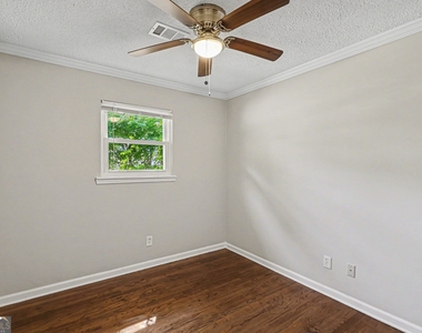 3670 Goodwin Road - Photo Thumbnail 10