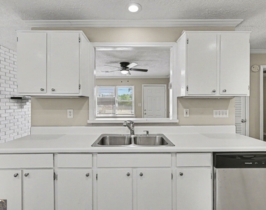 3670 Goodwin Road - Photo Thumbnail 8