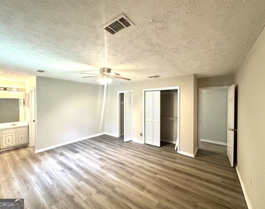 100 Lakeview Lane - Photo Thumbnail 16