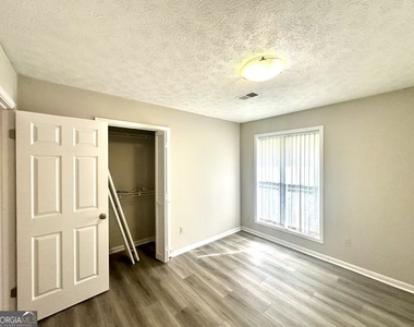 100 Lakeview Lane - Photo Thumbnail 22