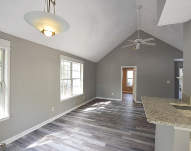700 S Fairfield Drive - Photo Thumbnail 5
