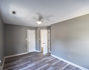 700 S Fairfield Drive - Photo Thumbnail 24
