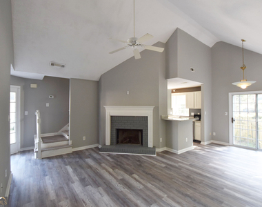 700 S Fairfield Drive - Photo Thumbnail 2