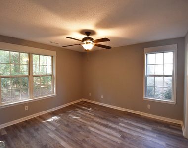 700 S Fairfield Drive - Photo Thumbnail 9