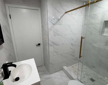 418 Engle Drive - Photo Thumbnail 5