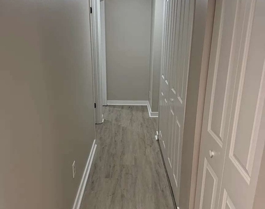 418 Engle Drive - Photo Thumbnail 7