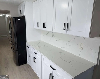 418 Engle Drive - Photo Thumbnail 1