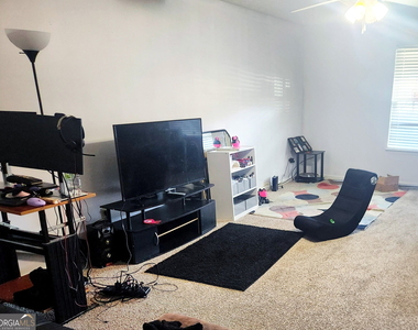 144 Blake Avenue - Photo Thumbnail 4
