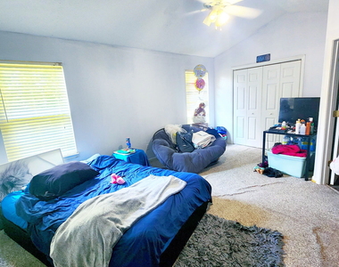 144 Blake Avenue - Photo Thumbnail 7