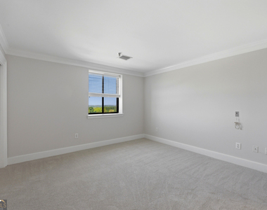 300 Johnson Ferry Road - Photo Thumbnail 13