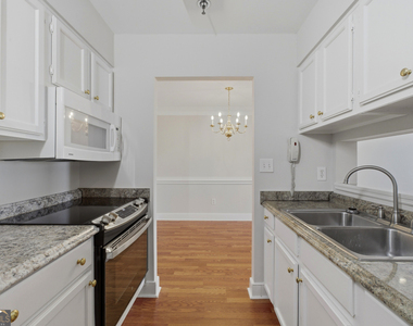 300 Johnson Ferry Road - Photo Thumbnail 5