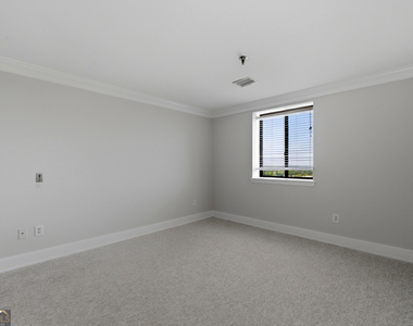 300 Johnson Ferry Road - Photo Thumbnail 16