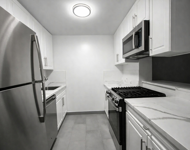 117 West 13th Street - Photo Thumbnail 1