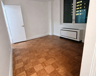 117 West 13th Street - Photo Thumbnail 2