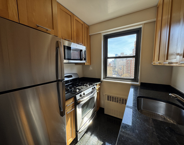 4th Avenue - Photo Thumbnail 4