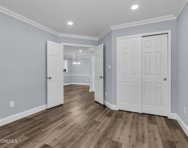 401 Hampton Court - Photo Thumbnail 18