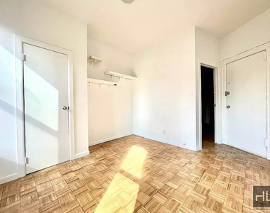 323a East 89th Street - Photo Thumbnail 2