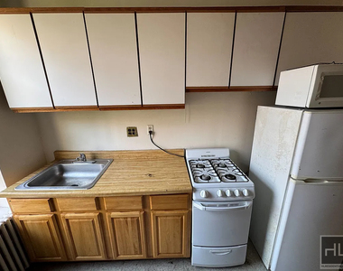 323a East 89th Street - Photo Thumbnail 3