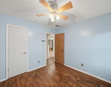 1129 W Hills Terrace - Photo Thumbnail 15
