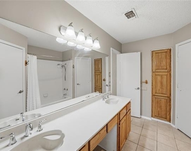 1129 W Hills Terrace - Photo Thumbnail 11