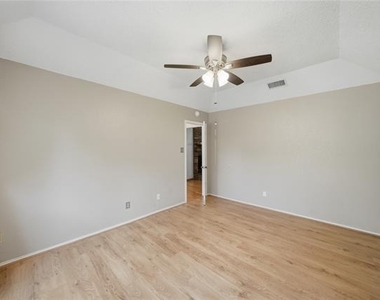 1129 W Hills Terrace - Photo Thumbnail 9