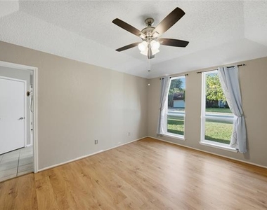 1129 W Hills Terrace - Photo Thumbnail 8