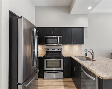 3102 Kings Road - Photo Thumbnail 4